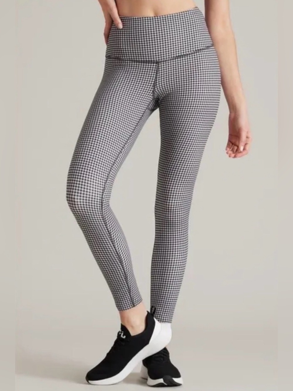 🆕RHONE Revive Gingham Leggings in Black and White